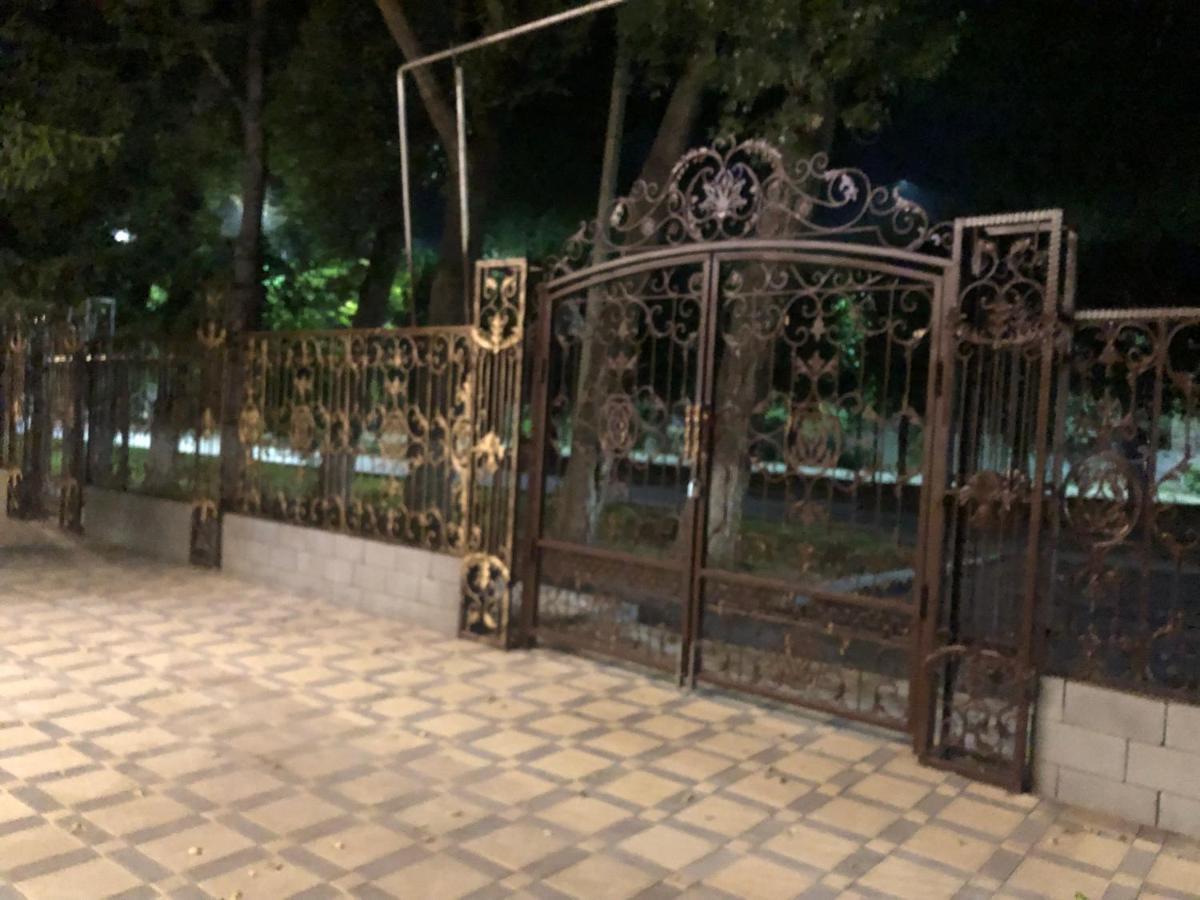 Hotel Lion Almaty Exterior foto